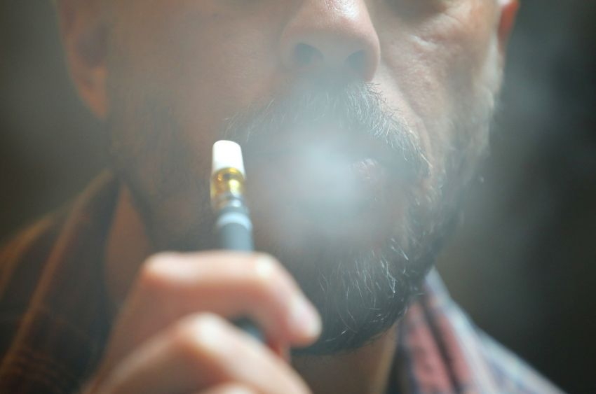 DO DRY HERB VAPORIZERS PRODUCE SMOKE