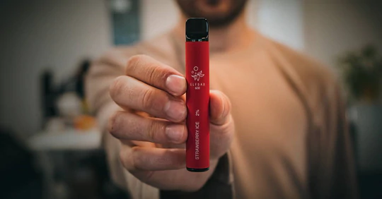 ARE DISPOSABLE VAPES LEGAL IN THE UK?