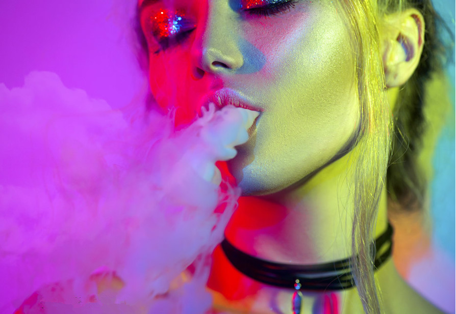 How Women Are Redefining Vape Culture